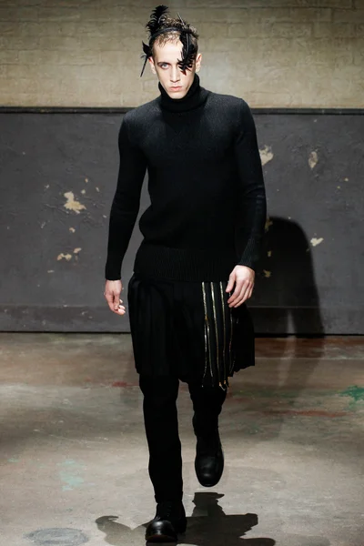 Look 25